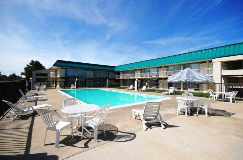 Red Roof Inn & Suites Cave City Exterior foto