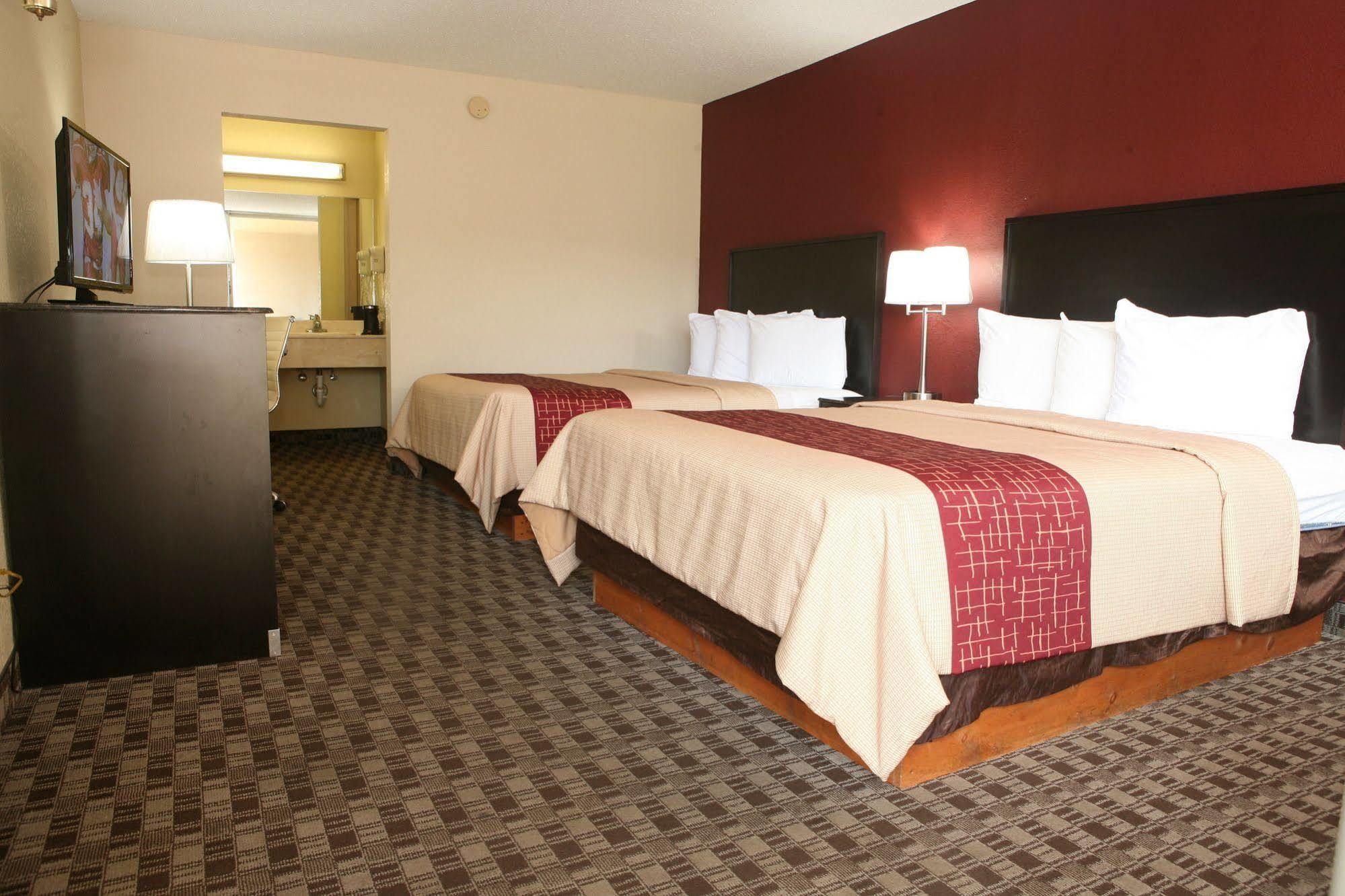 Red Roof Inn & Suites Cave City Exterior foto